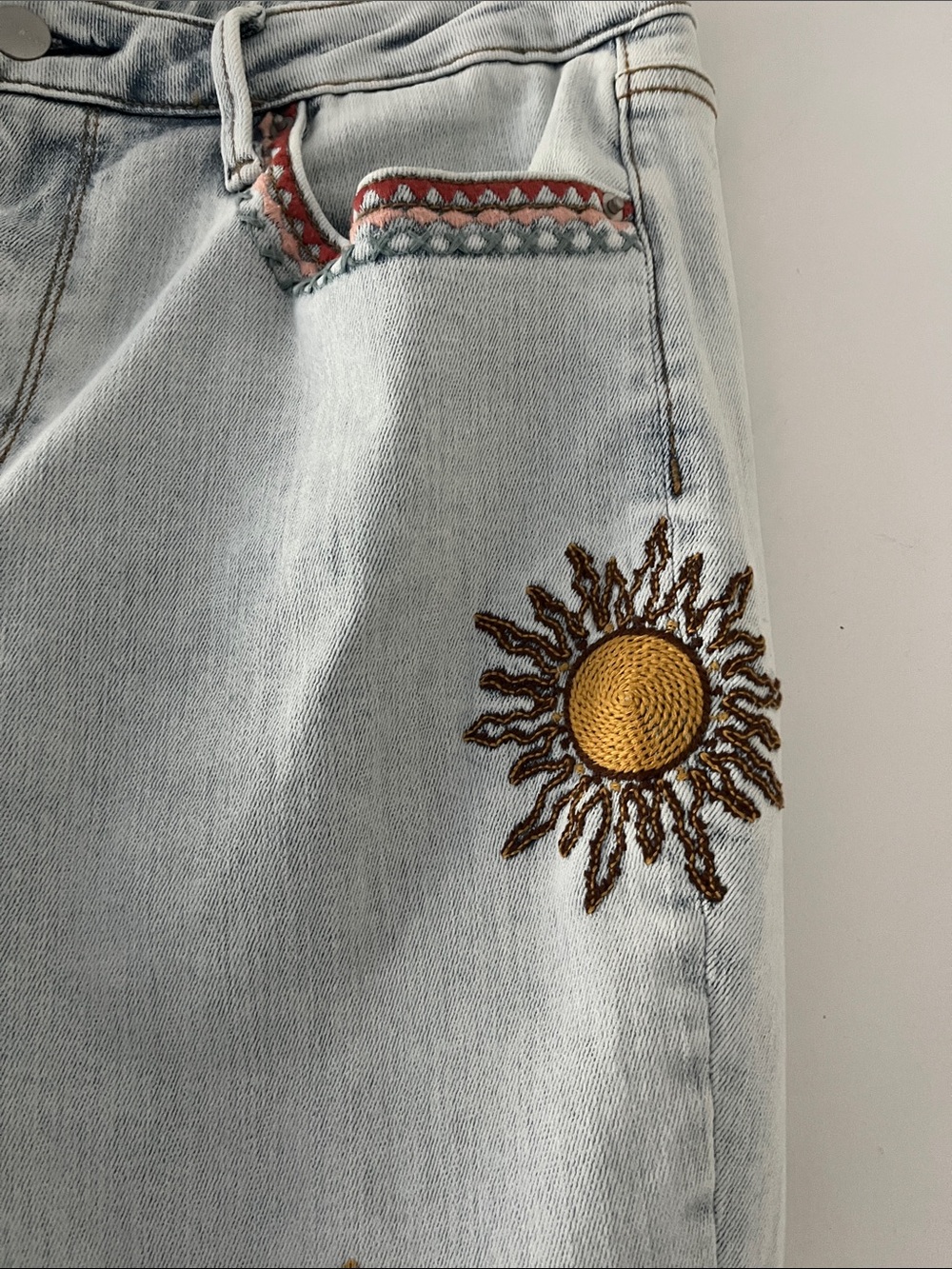 DRIFTWOOD Farrah Embroidered Light-Wash Women’s Flare Jeans 29 - Picture 6 of 11